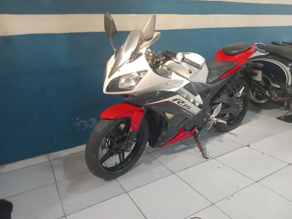 (2) Di jual yamaha R15 V2 2016 surat lengkap