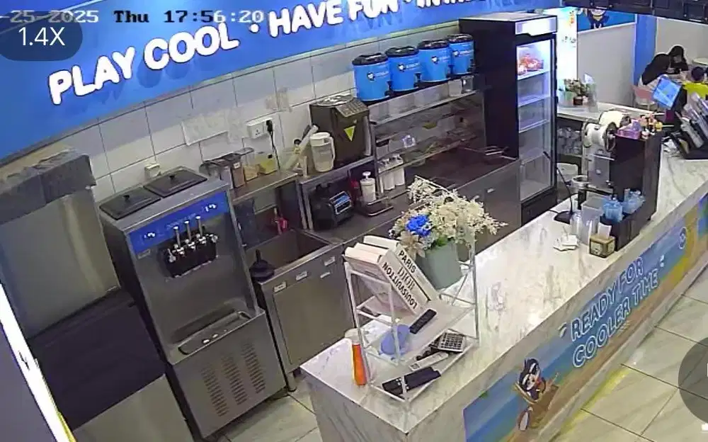 Dijual MURAH perlengkapan usaha ice cream lengkap mesin dan perabotan