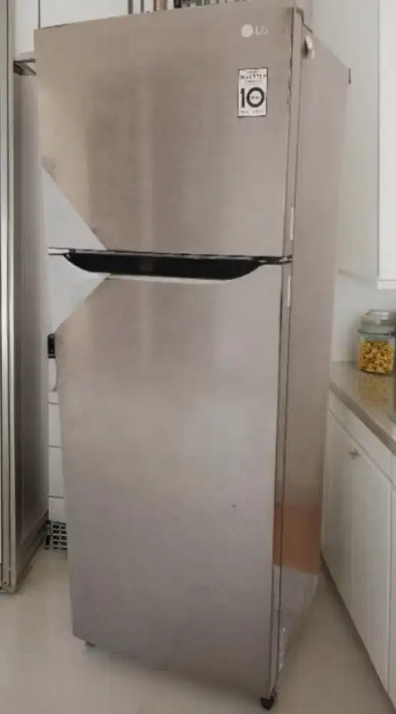 Kulkas 2 pintu LG jumbo