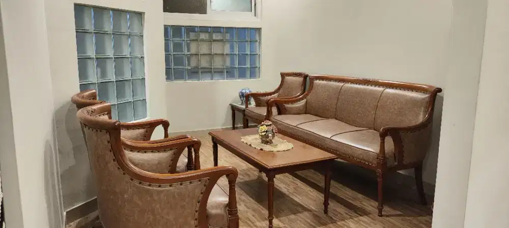 Dijual cepat 1 set furniture ruang tamu