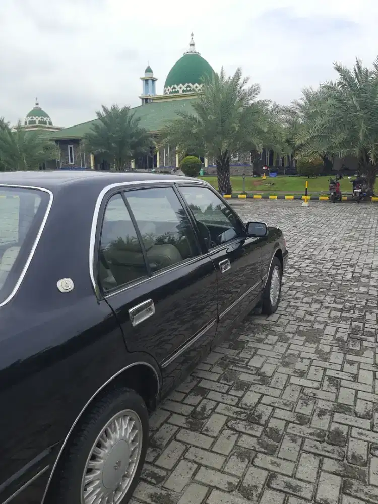 TOYOTA CROWN ROYAL SALON 3.0AUTOMATIC 1995