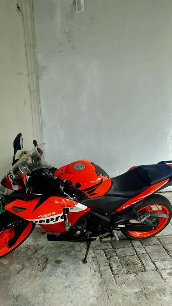 CBR250R KYJ CBU (Repsol)