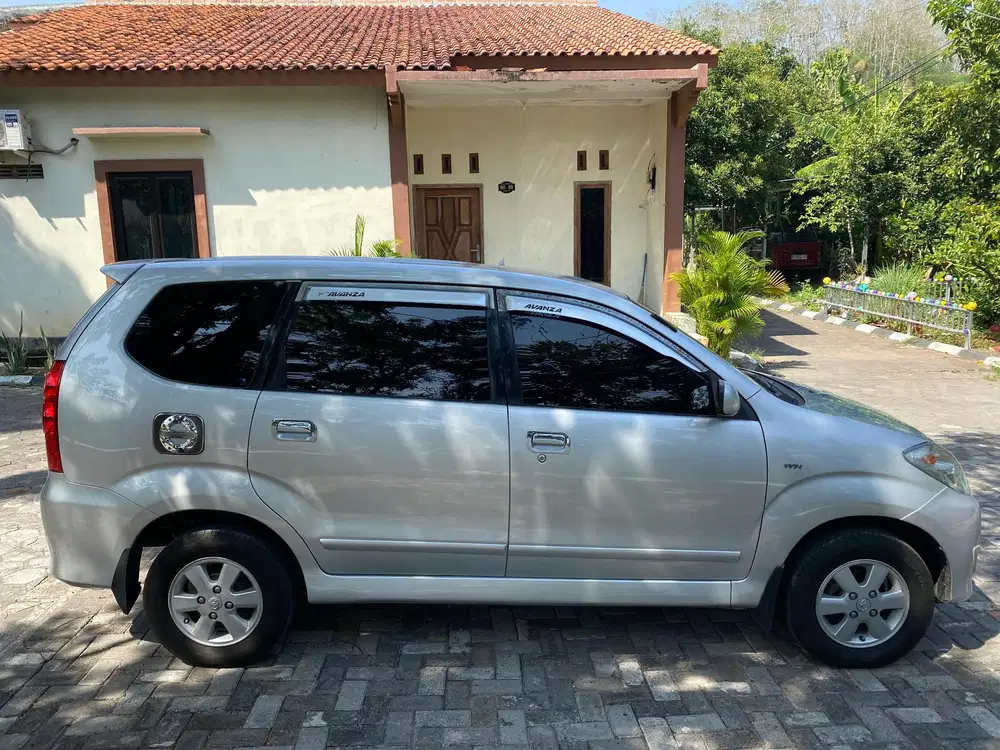 Toyota Avanza 2011 Bensin