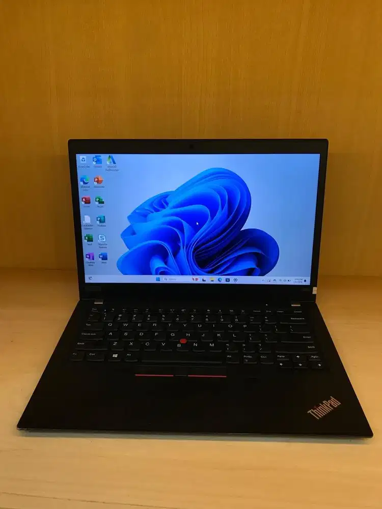 Laptop Thinkpad T490s Core i7 Gen 8 Ram 8Gb Ssd 256Gb Banyak Dicari