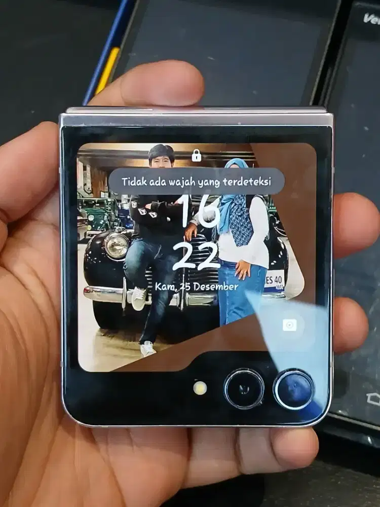 Samsung flip 5 256gb unit only