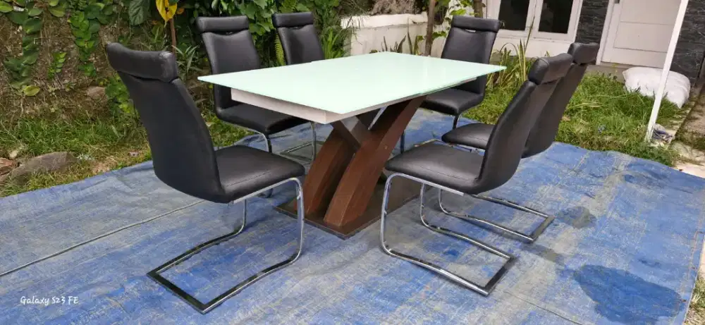 Meja Makan Atria Set Kursi 6 Istimewa Asli