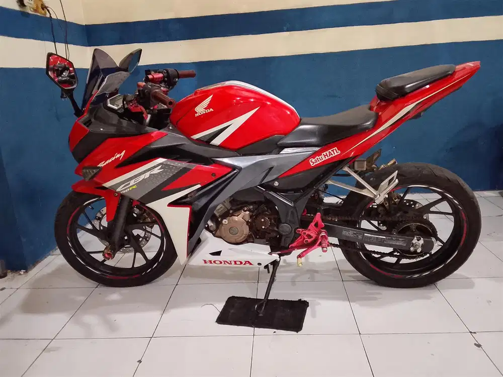Di jual honda CBR 150 veslift 2019\2018 surat lengkap