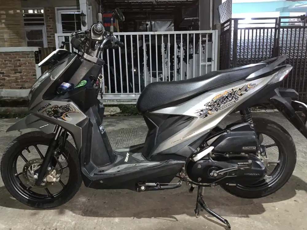 Honda Beat Street Silver 2022