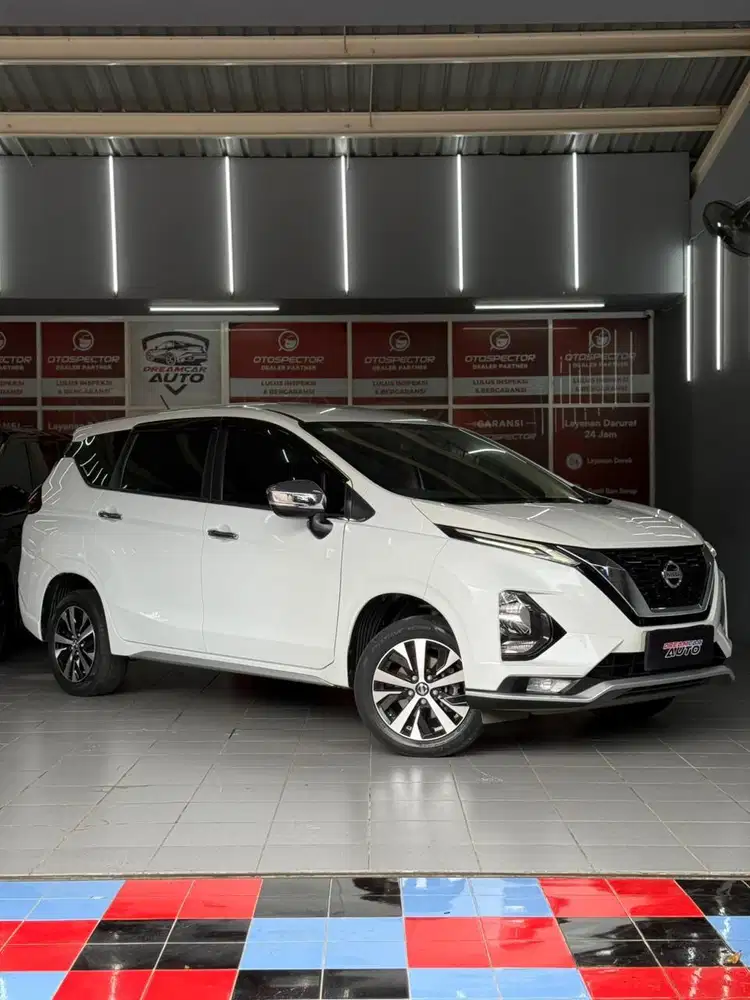 Nissan Livina VL Nik 2022 AT Putih Low Km! 2021 2023 xpander stargazer