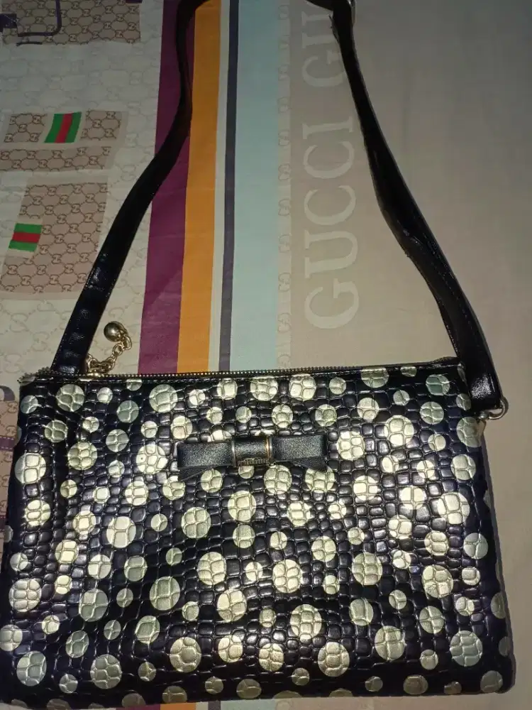 shoulderbag miumiu polkadot hitam emas / tas selempang wanita