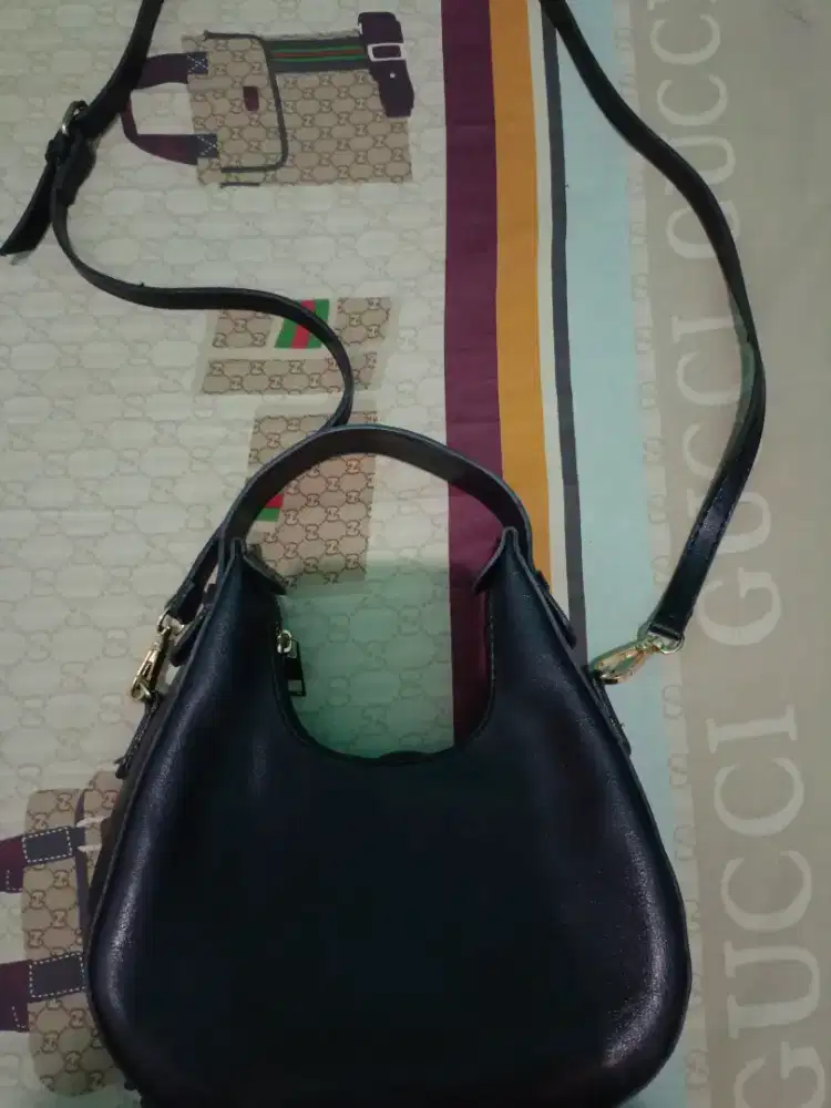 shoulderbag hitam / tas selempang wanita