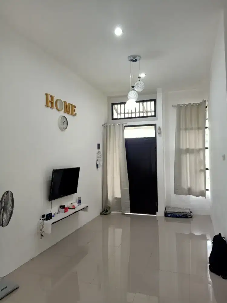 DI SEWAKAN  1 UNIT RUMAH ( Per Tahun/ Per 6 bulan )