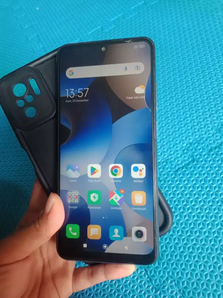 Redmi not 10s ram 8+3/128 normal layar baru . Pemasangan rapi .