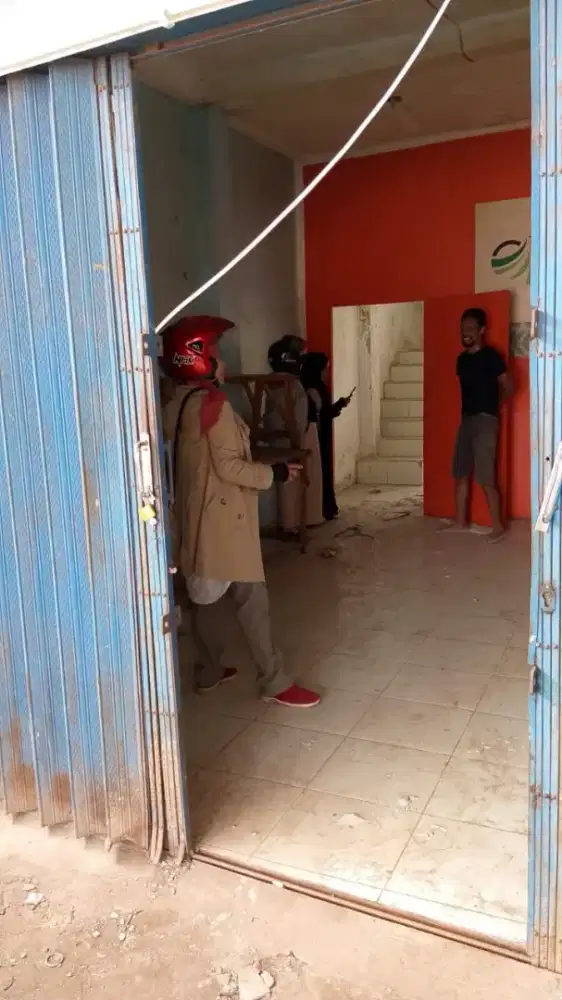 d sewakan ruko 2 lantai dkt dgn Indomaret dswkn mrh 12 juta per tahun