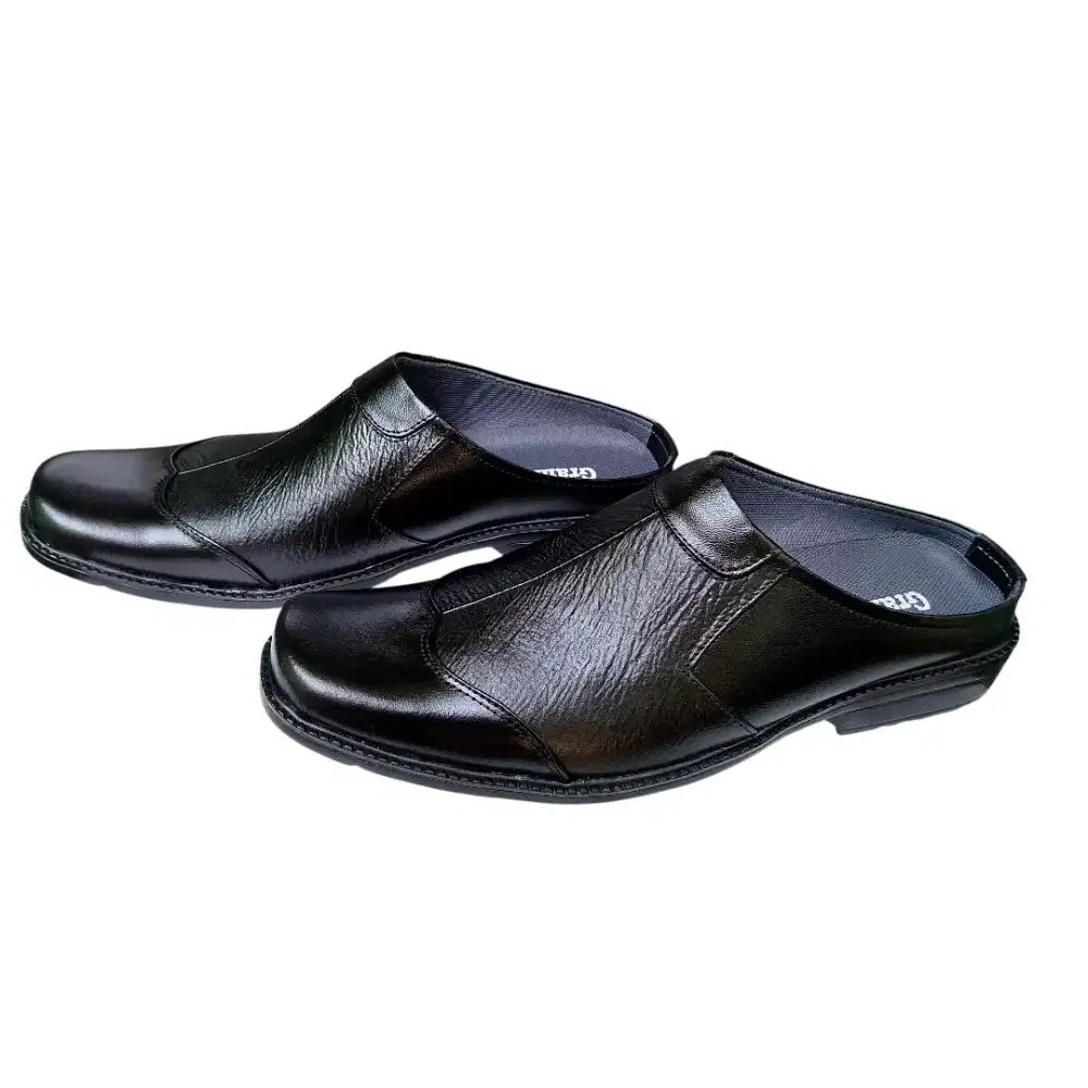 Slop Bustong Kulit Sapi