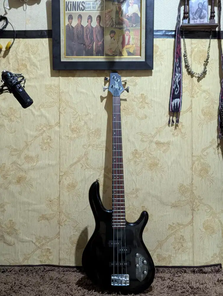 Guitar Bass CORT Action Plus 4 String