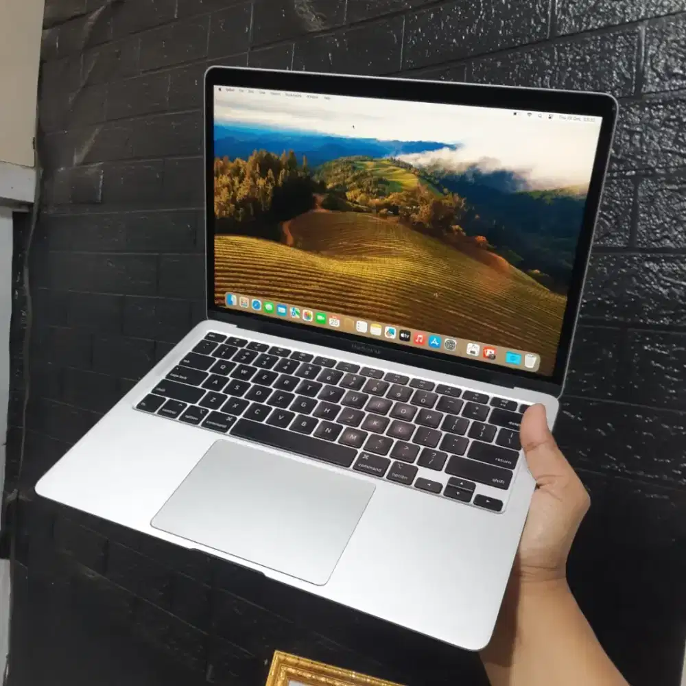 Macbook air 2020 core i5 ram 16gb ssd 256gb mulus siap pakai bisa cod