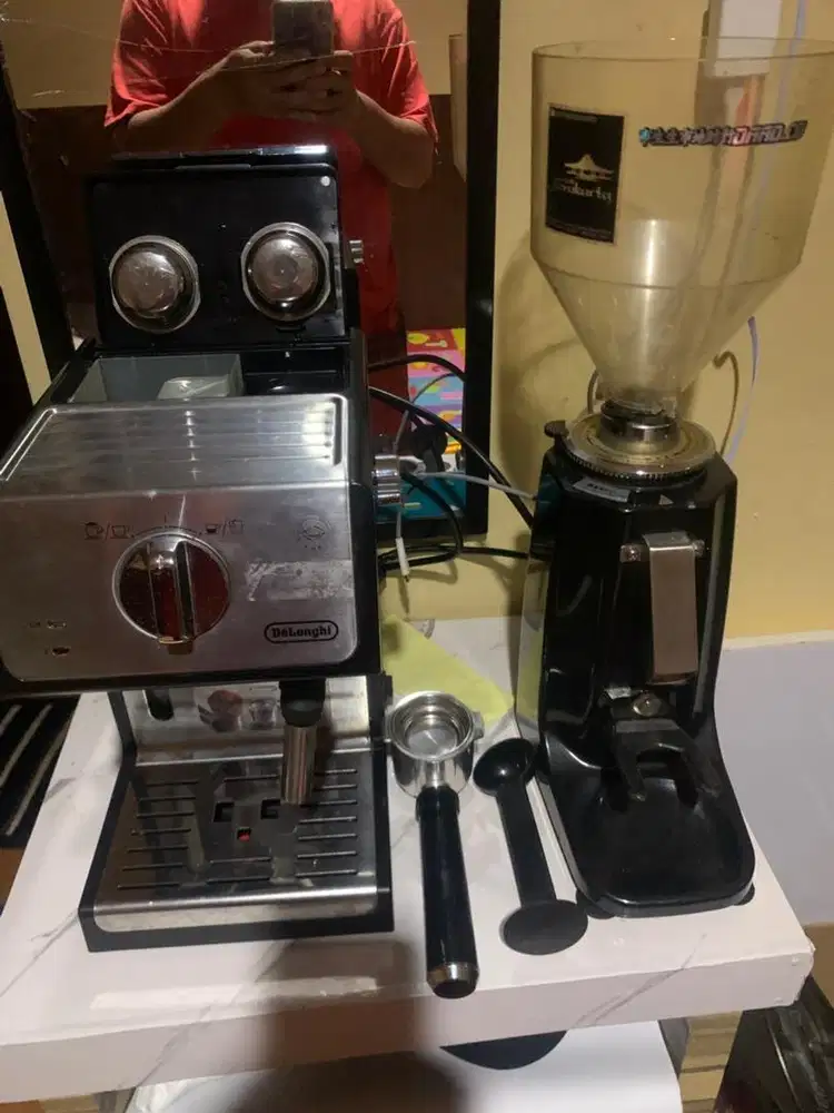 Mesin Kopi Espresso Delonghi & Grinder Latina