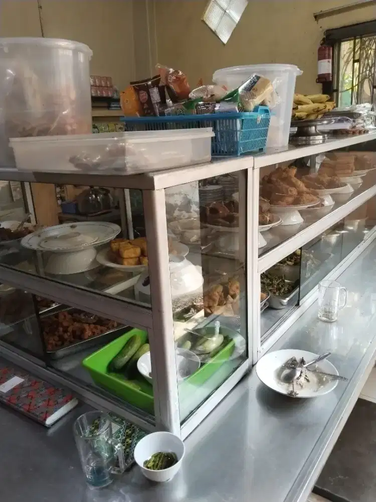Dibutuhkan asisten kerja di warteg