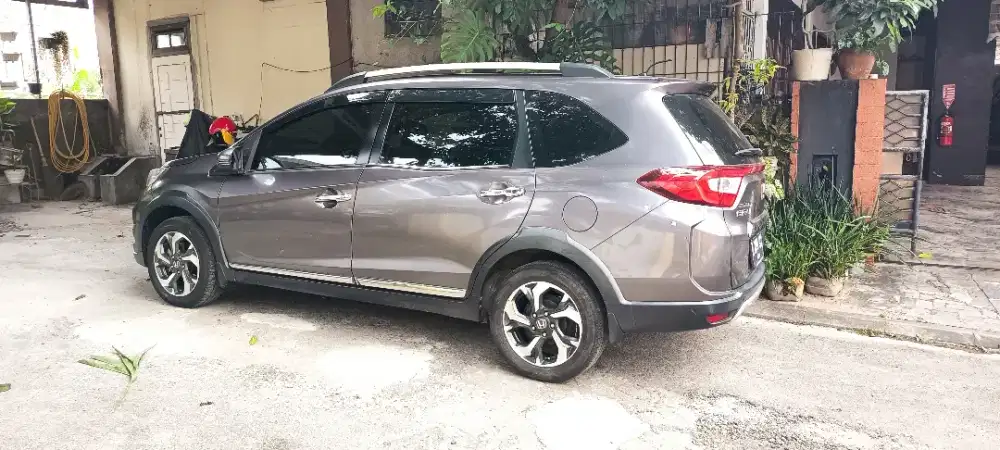 Honda BR-V tipe E manual Bensin terawat