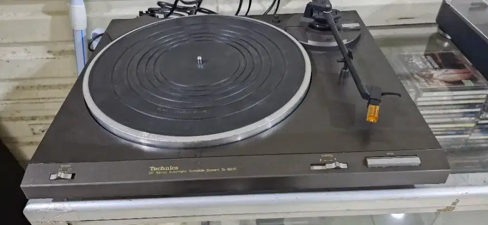 Turntable technics SL BD 210 japan