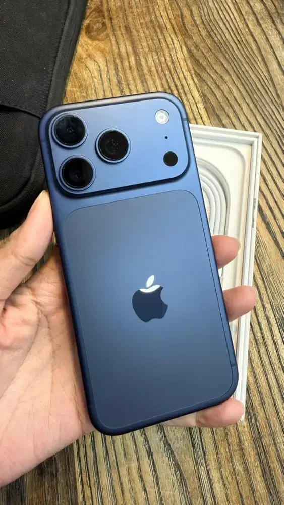 Iphone 17 pro 256 giga blue resmi