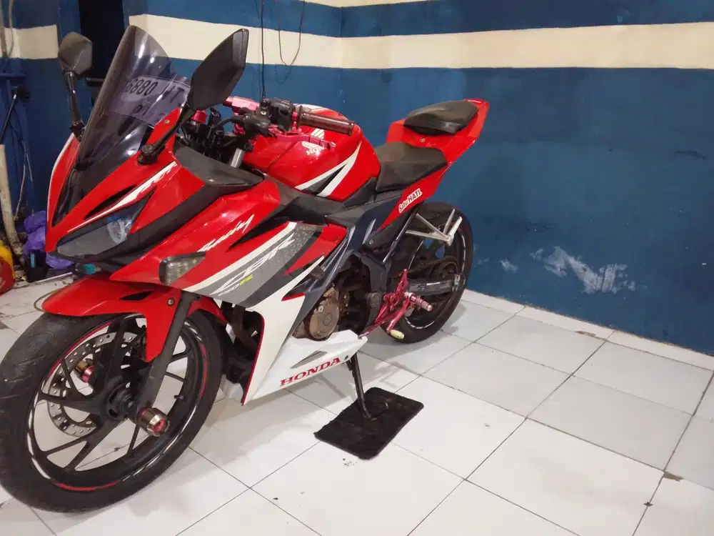 Honda CBR 150 veslift 2019\2018 siap pakai