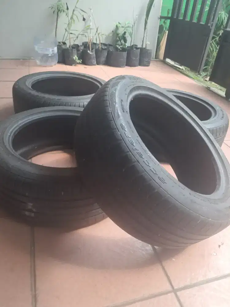 Ban Accelera PHI-R 215/55 ZR 17W