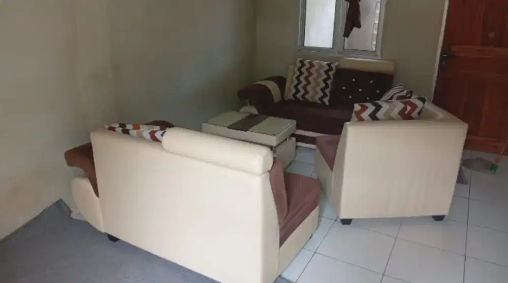 Kursi sofa L kumplit