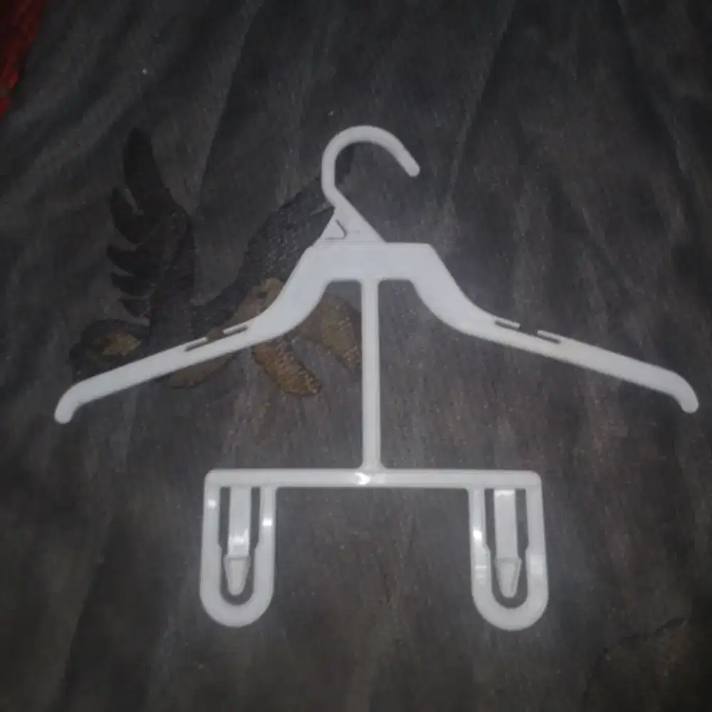 Hanger pakaian plastik