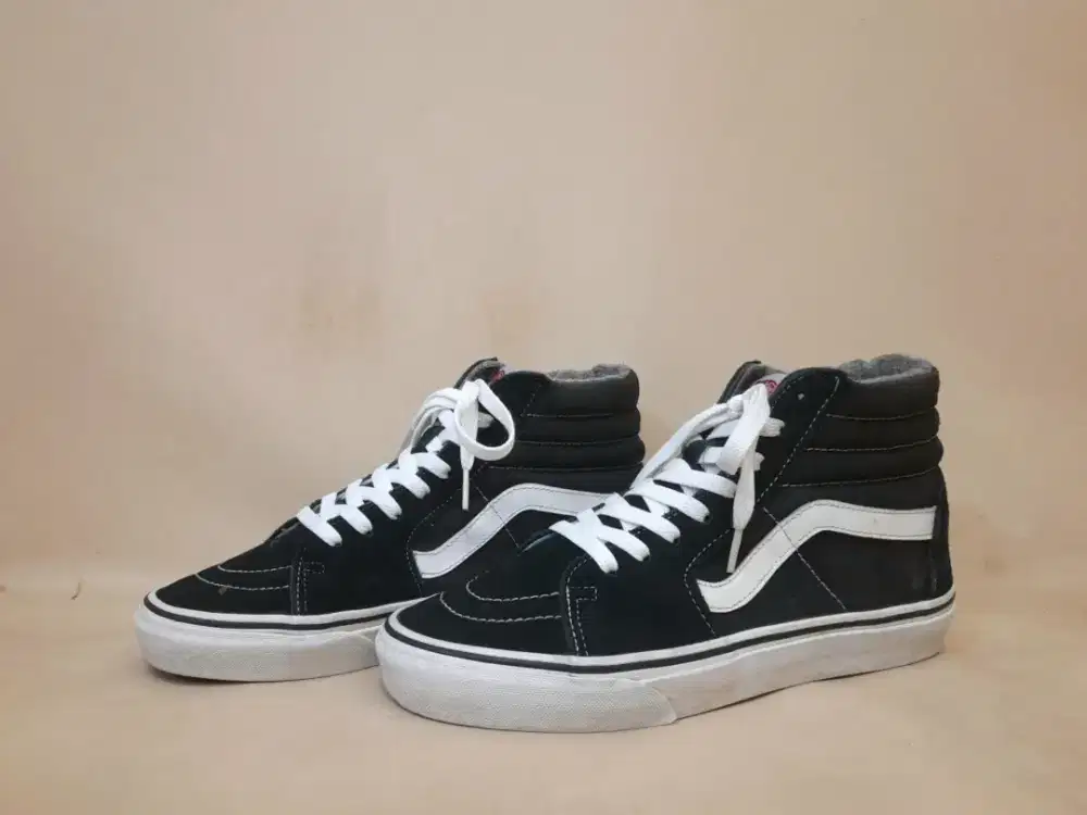 Vans Sk8 Hi BW size 40,5 bukan adidas converse