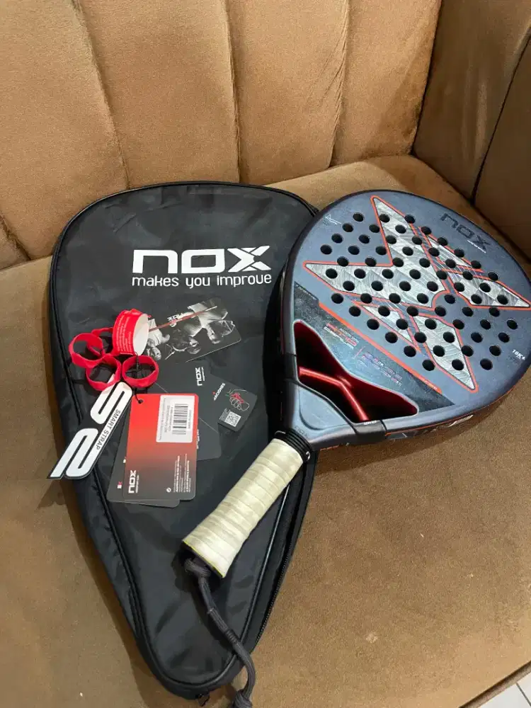 Raket Padel NOX AT10 18K Istimewa