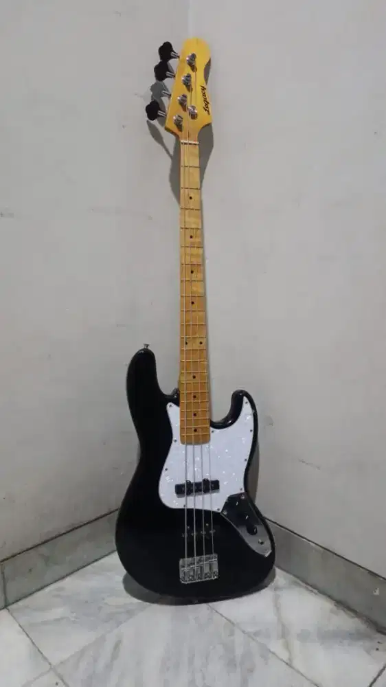 Jual bass legacy baru pake 1 bln lebih