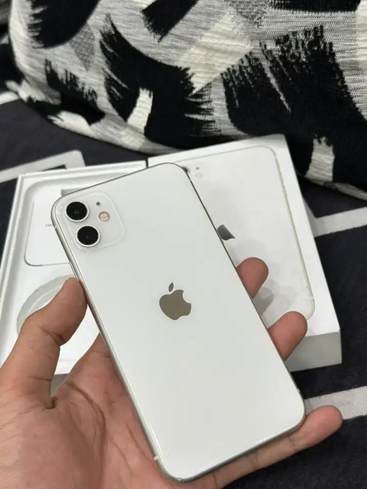 iPhone 11 64Gb iBox