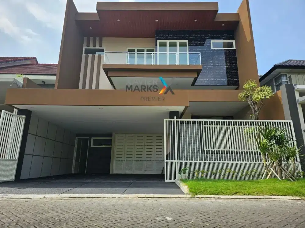Dijual Rumah Megah 2,5 Lantai di Greenwood Boulevard Araya, Malang
