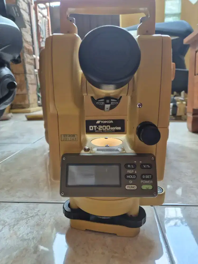 Digital Theodolite TOPCON DT-209