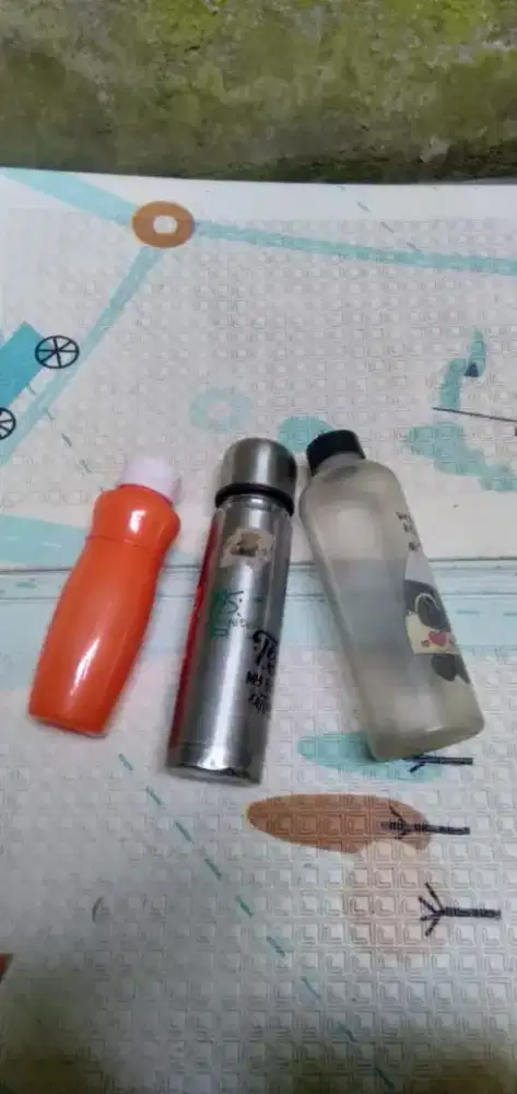 Di jual semua macam botol dan barang2 di foto murah aja wa dan hp