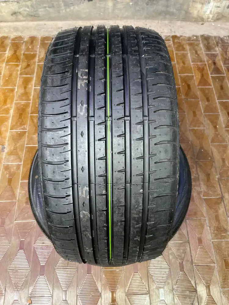 Ban Accelera PHI 2 New Old Stock 275 35 r20 1Pcs