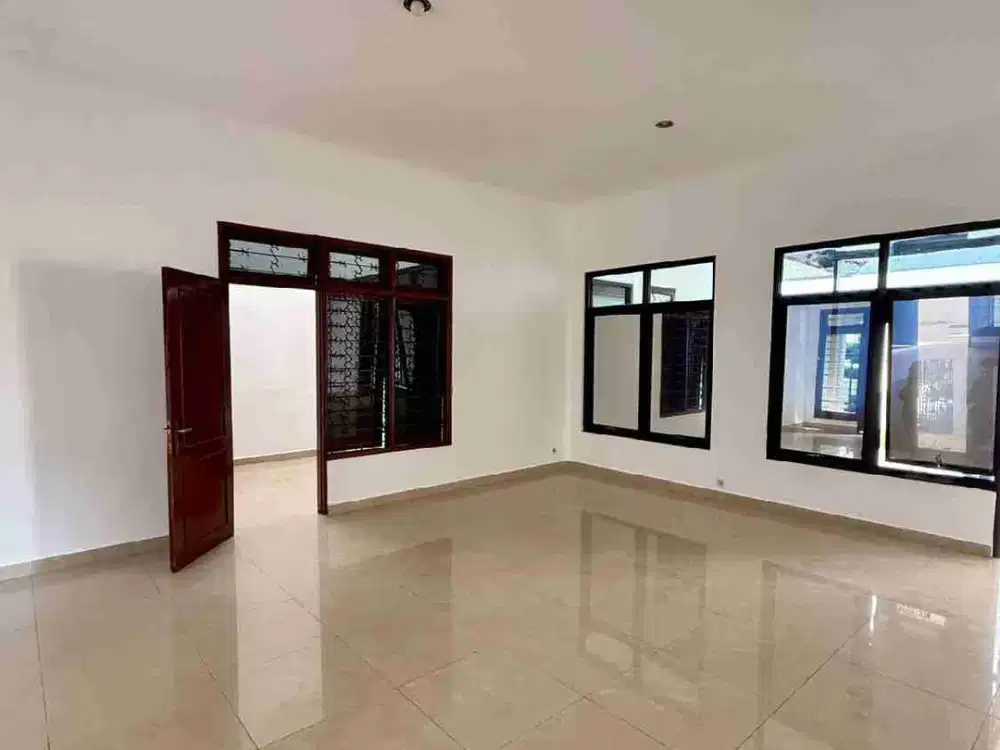 DISEWAKAN RUMAH SIAP HUNI SELANGKAH DARI MERR DIPONDOK NIRWANA