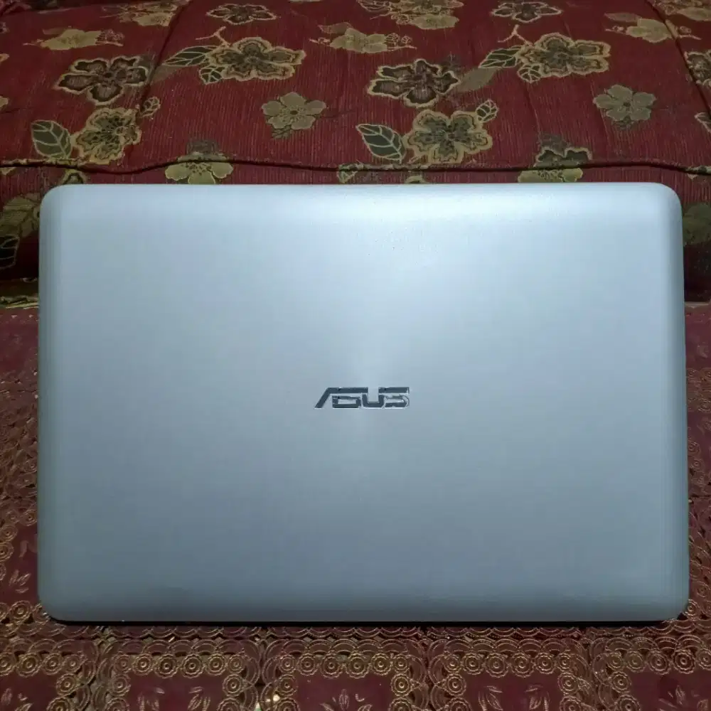 Laptop notebook asus i7 gen7