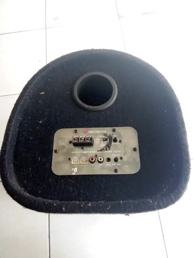 Jual speaker mobil 10 inch,kondisi mulus kaya baru,