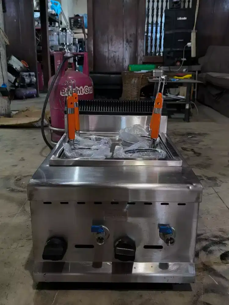 Noodle portable 4 hole Fomac
Like new(belom pernah dipakai)