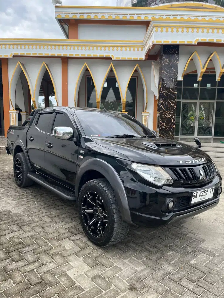 Triton GLS 4x4 manual tahun 2015