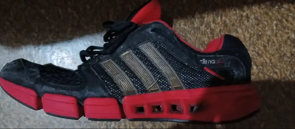 Adidas clima cool original minus pemakaian.  Size 42.