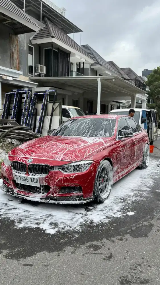 Anggota Detailing Mobil dan Motor