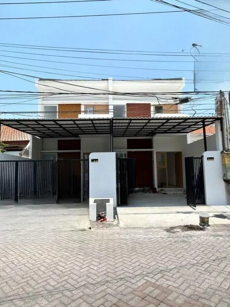 Disewakan Rumah Baru Rungkut Asri Tengah full furnished siap huni