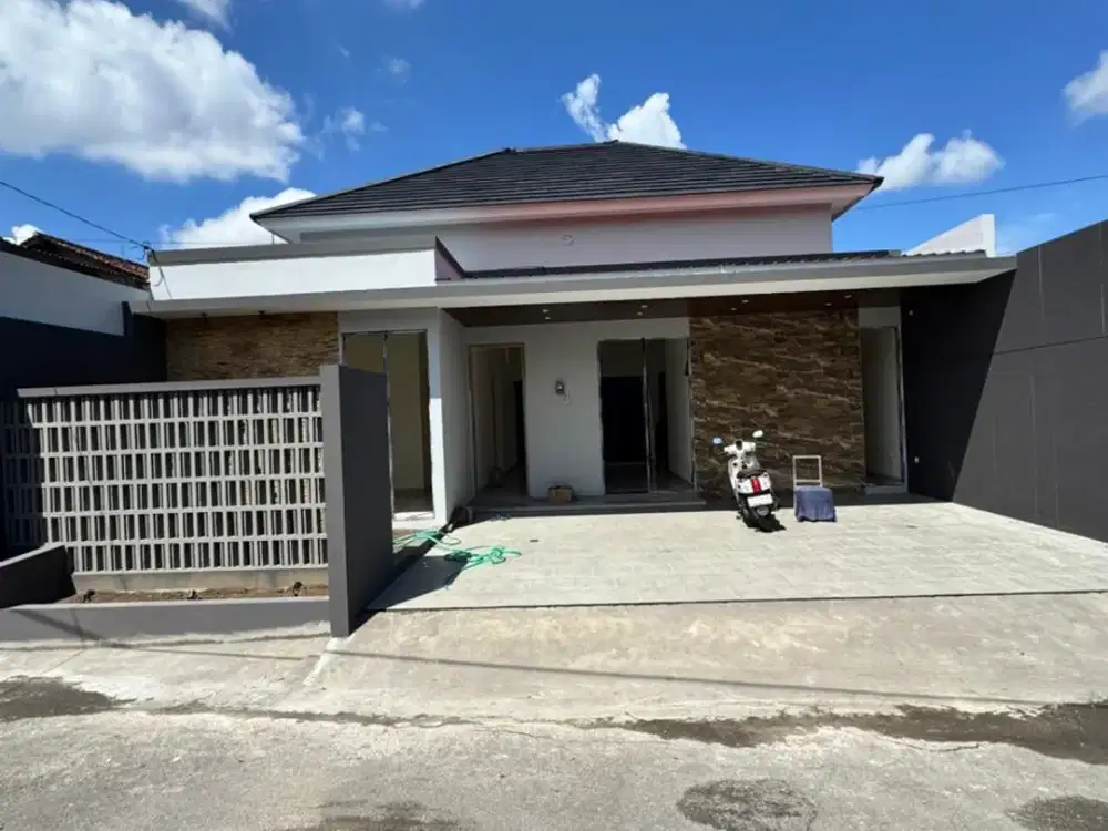 RUMAH CANTIK PROSES FINISHING AREA PURWOMARTANI KALASAN SLEMAN DEKAT GERBANG TOL