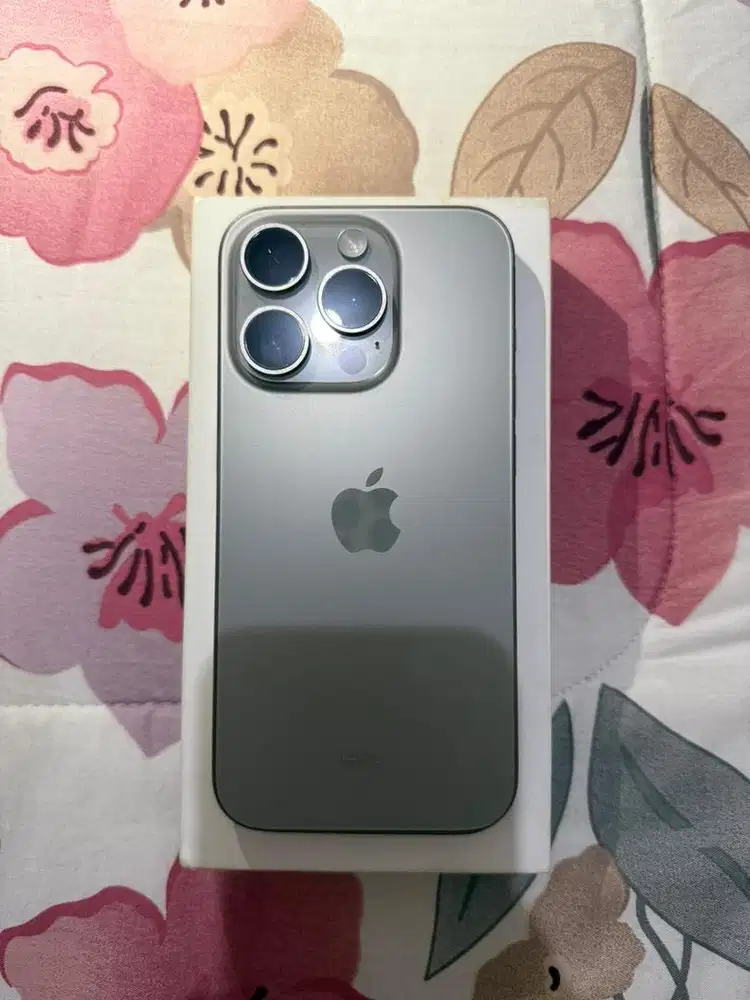 Dijual Iphone 15 Pro 128Gb Ex Ibox Natural Titanium