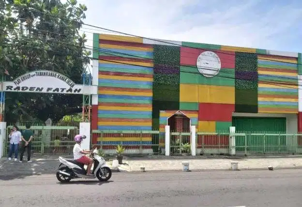 Ex bangunan Sekolah Murah di 0 jalan raya Rden Patah Sidoarjo