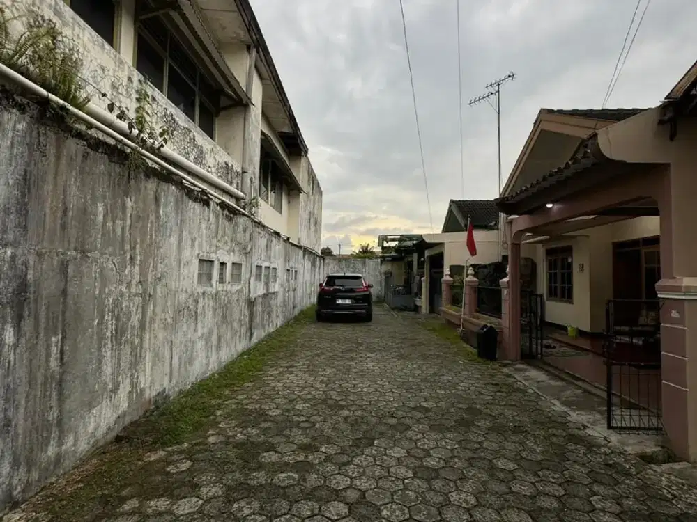Dijual rumah semi furnish di area gedong kuning rejowinangun,  lingkungan nyaman ,tenang dan aman, dekat JEC, pasar kotagede